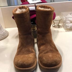 UGG BOOTS with zipper!